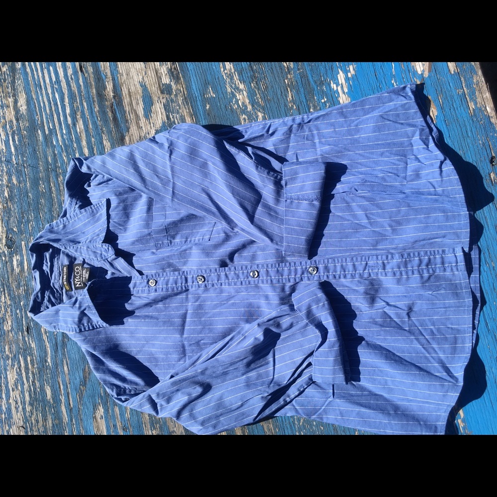 Button down - Picture 2 of 2
